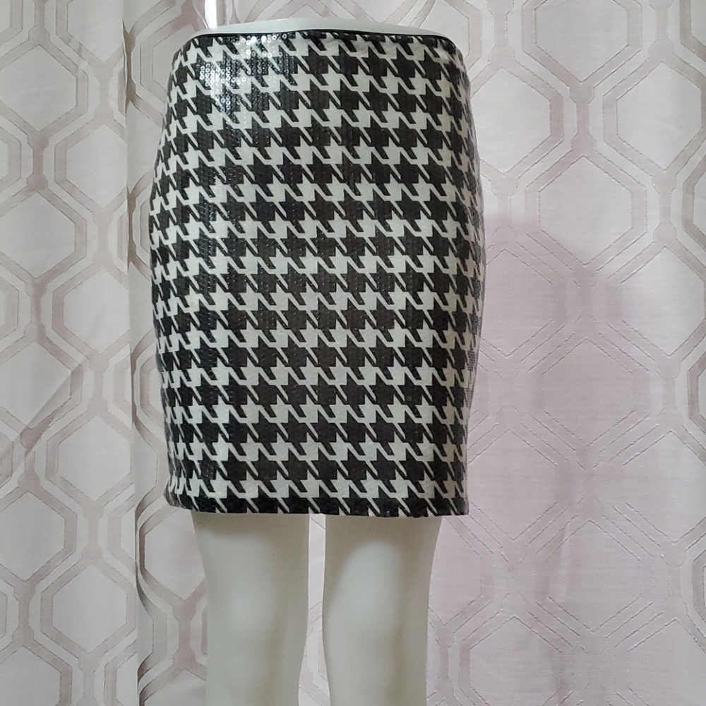 BNWT Houndstooth sequined pencil skirt